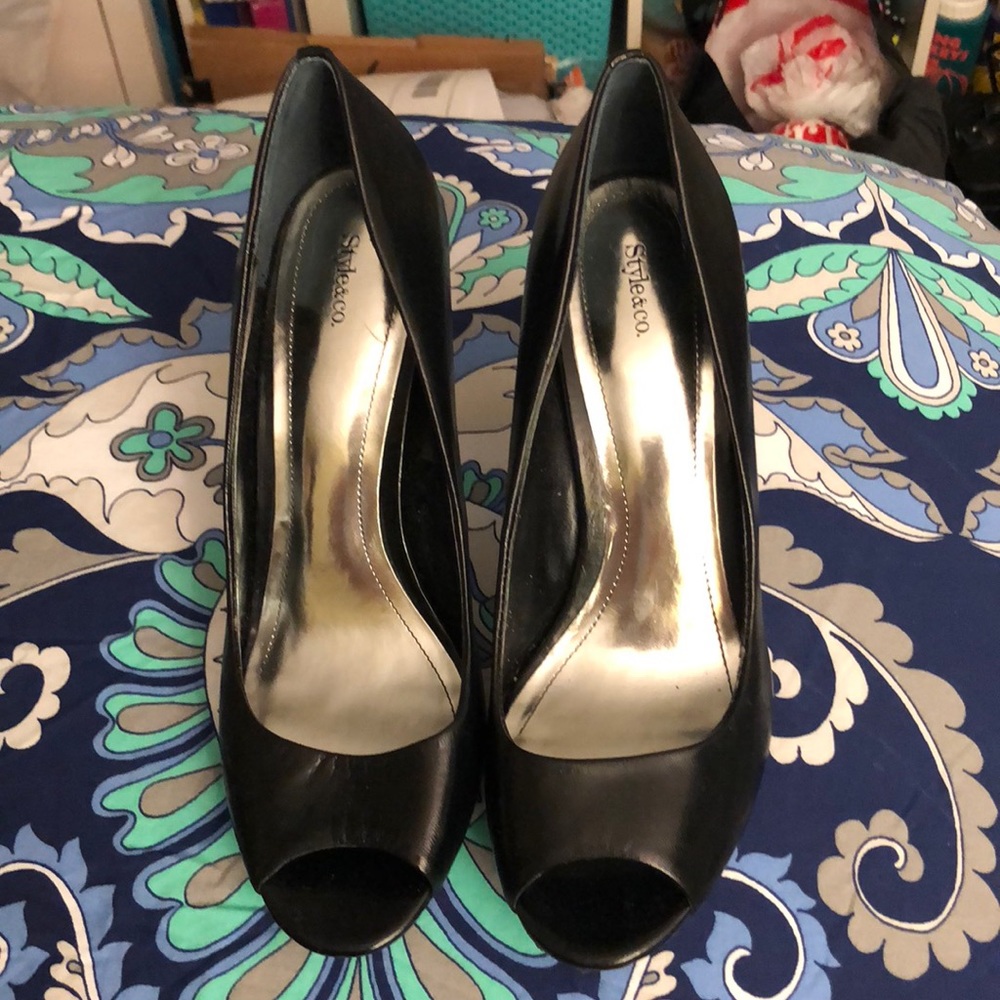 Style & Co pep toe heels